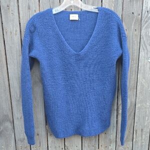 Wilfred Free Blue V-Neck Women's Sweater